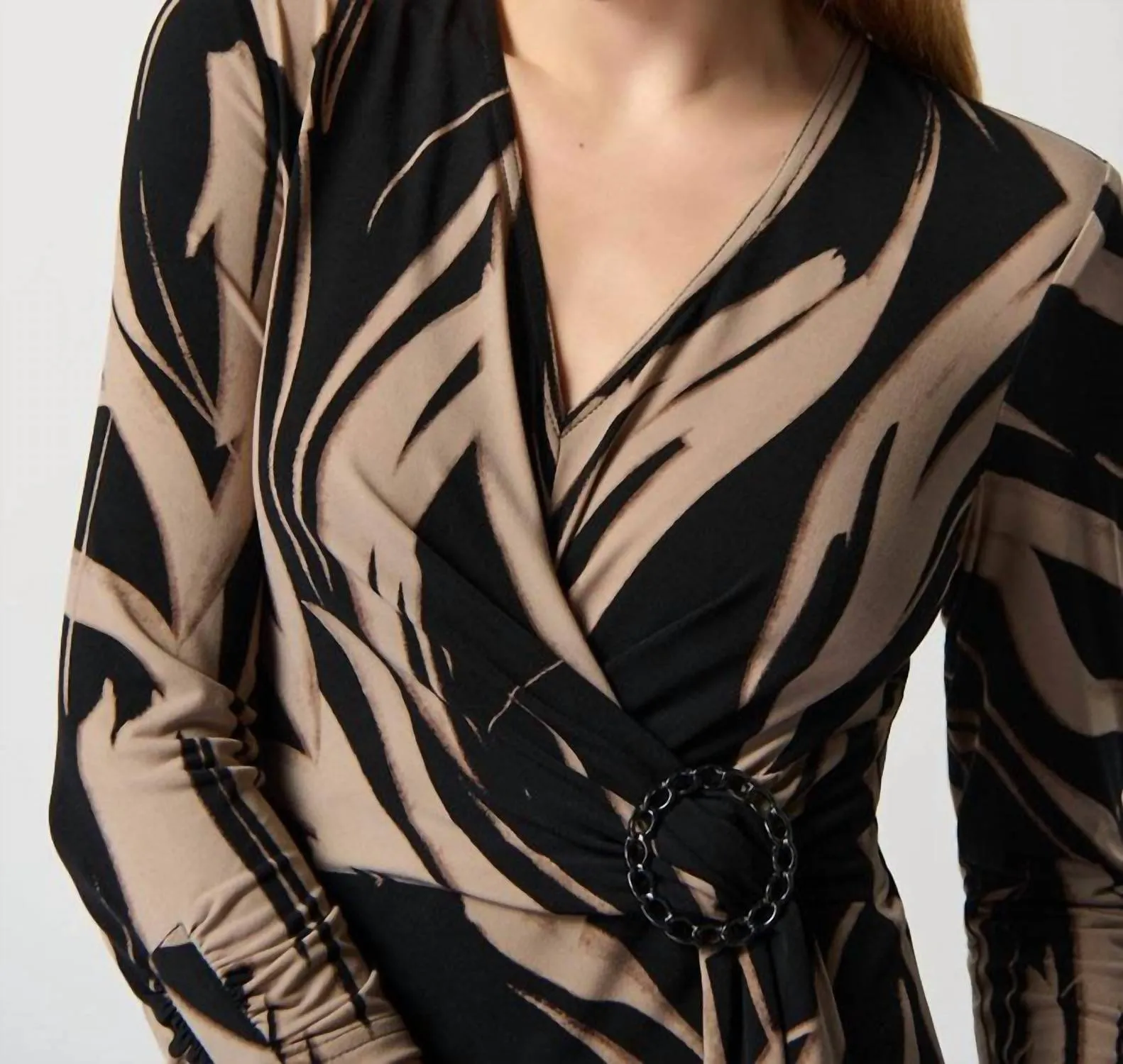 Abstract Print Silky Knit Top With Side Buckle