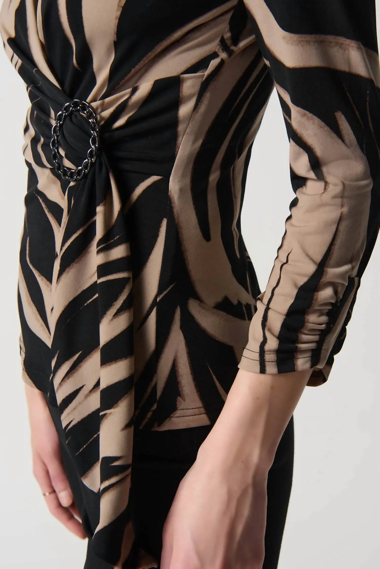Abstract Print Silky Knit Top With Side Buckle