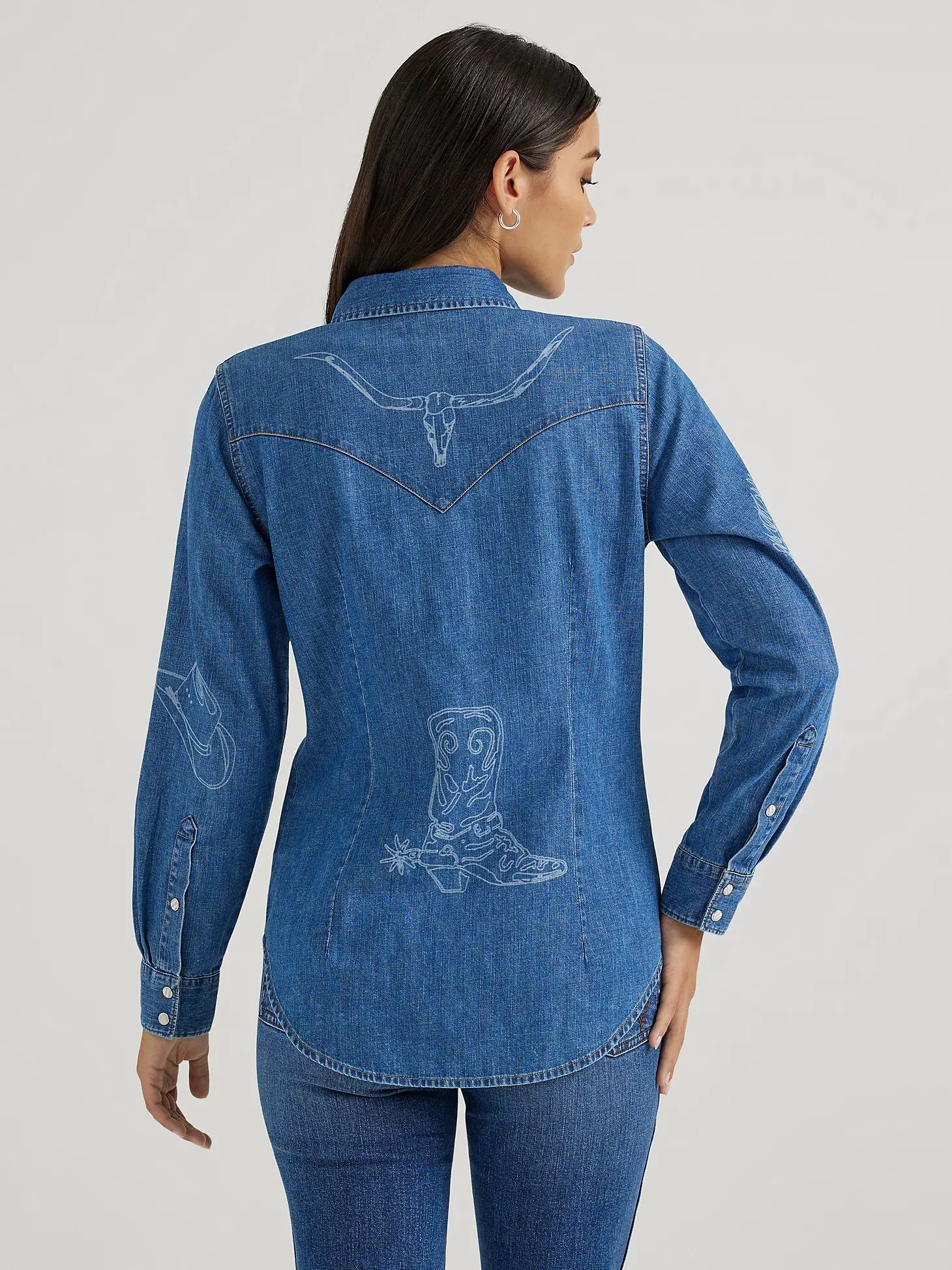 Wrangler Women's Lasered Icons Cowboy Snap Shirt in Medium Wash